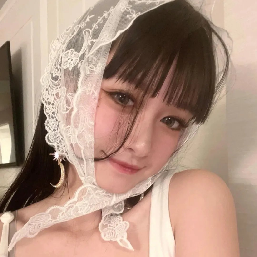 坐着的女人